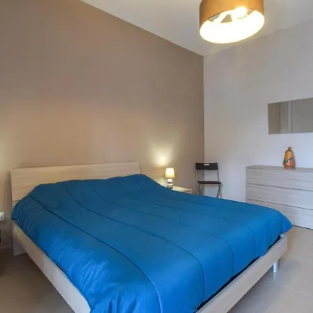 Gorgeous In With Kitchen Apartment