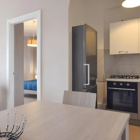 Gorgeous In With Kitchen Apartment *